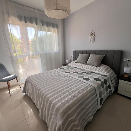 Bungalow En Punta Prima 2 Dormitorios Y Piscina Torrevieja Exteriör bild