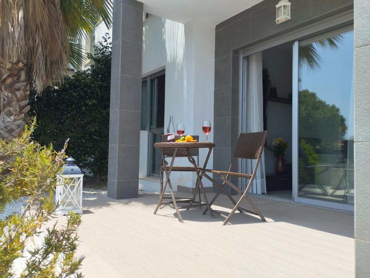 Bungalow En Punta Prima 2 Dormitorios Y Piscina Torrevieja Exteriör bild